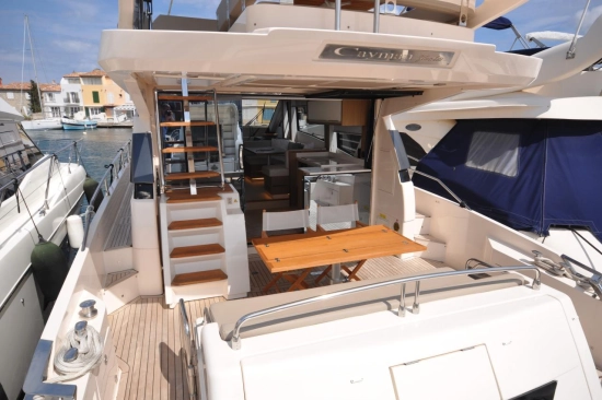 Cayman Yachts F 520 usado à venda