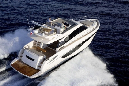 Cayman Yachts F 520 usado à venda