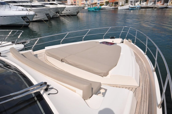 Cayman Yachts F 520 usado à venda