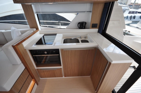 Cayman Yachts F 520 usado à venda