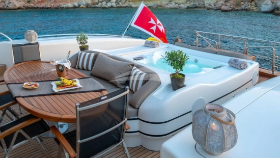 Mangusta 108 Cosmos de segunda mano en venta