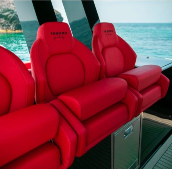 Tesoro Yachts T40 Black Series usado à venda