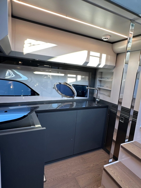 Pershing 5 X usado à venda