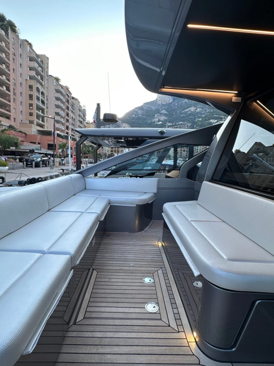 Pershing 5 X usado à venda