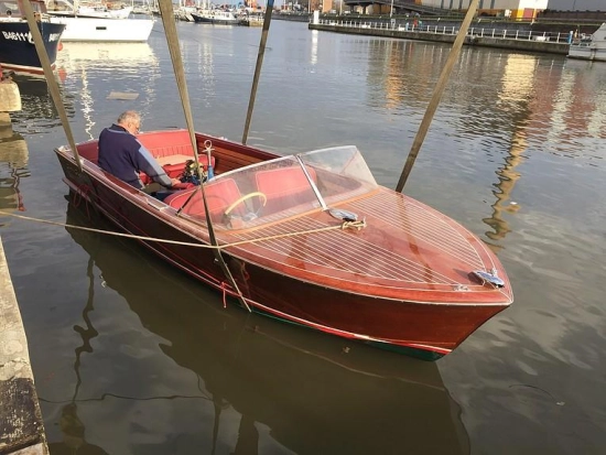 Chris Craft continental 18 usado à venda
