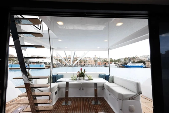 Aventura 38 Motor Yacht usata in vendita