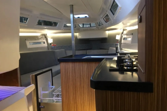 Faro Yachts 29 usado à venda