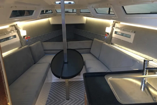Faro Yachts 29 usado à venda