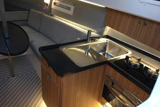 Faro Yachts 29 usado à venda