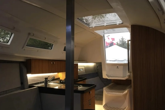 Faro Yachts 29 usado à venda
