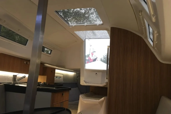 Faro Yachts 29 usado à venda