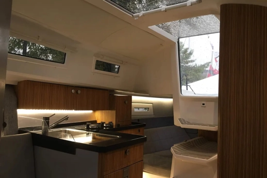 Faro Yachts 29 usado à venda
