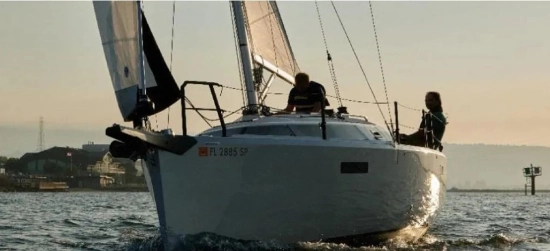 Faro Yachts 29 usado à venda