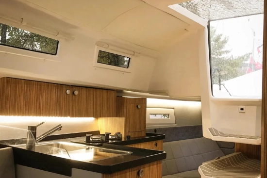 Faro Yachts 29 usado à venda