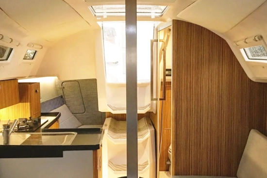 Faro Yachts 29 usado à venda