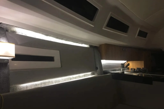 Faro Yachts 29 usado à venda