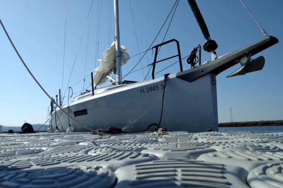 Faro Yachts 29 usado à venda