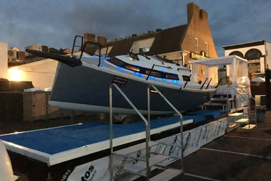 Faro Yachts 29 usado à venda