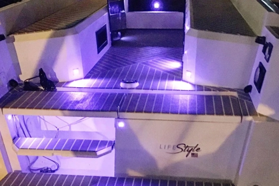 Faro Yachts 29 usado à venda
