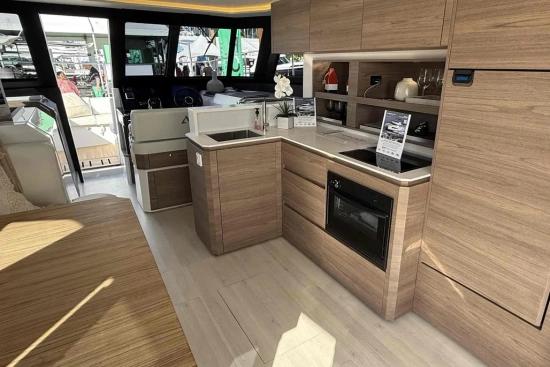Aventura 38 Motor Yacht usado à venda