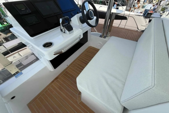 Aventura 38 Motor Yacht usado à venda