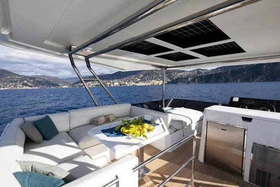 Aventura 38 Motor Yacht usado à venda