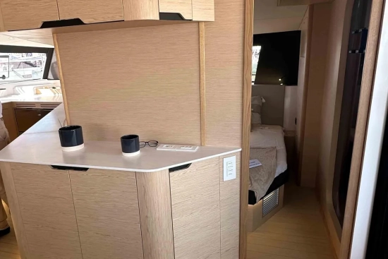 NEEL 52 Hybrid de segunda mano en venta