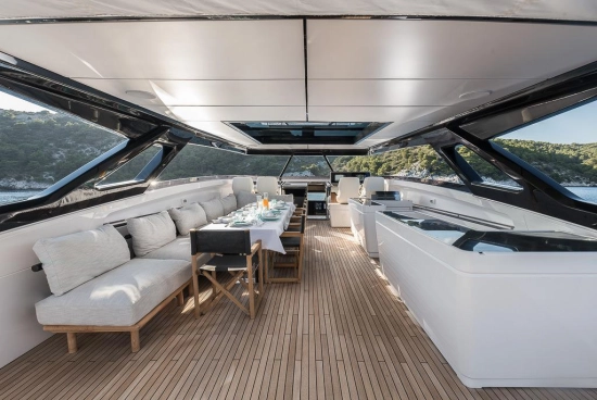 Ferretti 1000 usata in vendita