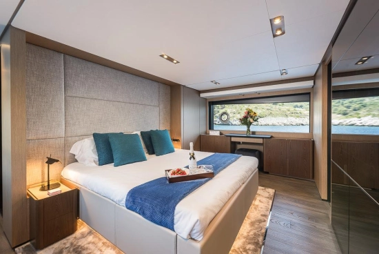 Ferretti 1000 usata in vendita