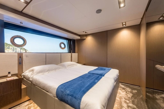 Ferretti 1000 usata in vendita