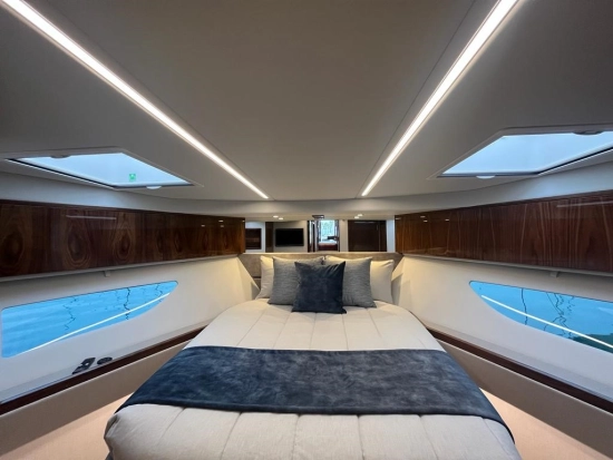 Riviera 50 Sport Motor Yacht usado à venda