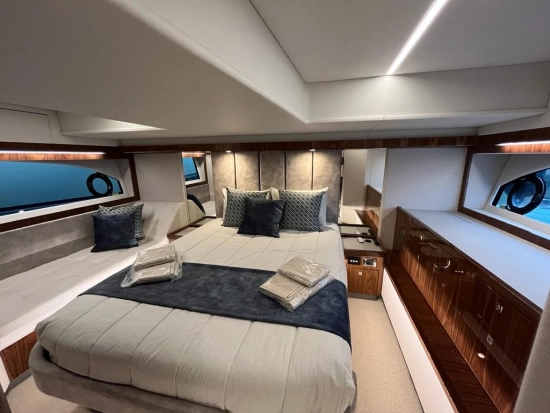 Riviera 50 Sport Motor Yacht usado à venda