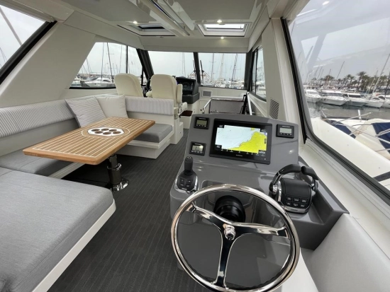 Riviera 50 Sport Motor Yacht usado à venda