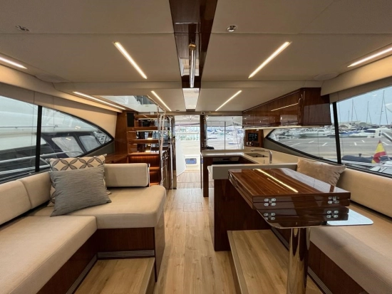 Riviera 50 Sport Motor Yacht usado à venda