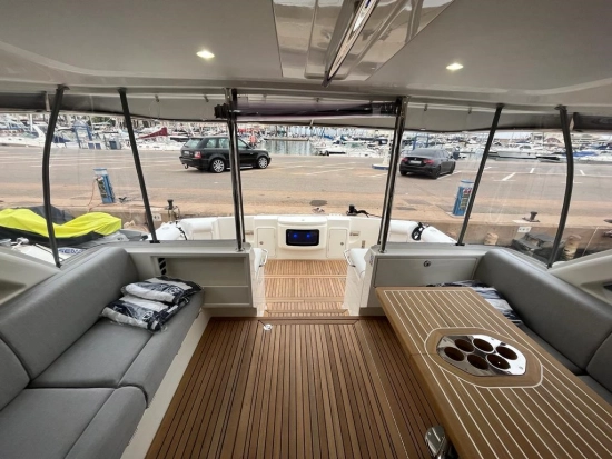 Riviera 50 Sport Motor Yacht usado à venda