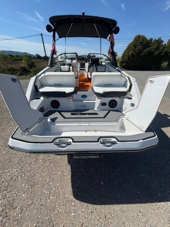 Scarab WAKE 255 usado à venda