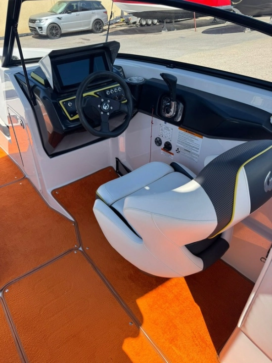 Scarab WAKE 255 usado à venda