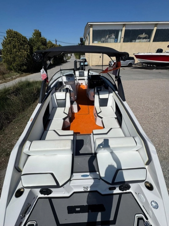 Scarab WAKE 255 usado à venda