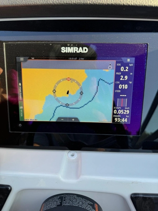 Sea Ray SDX 230 usado à venda