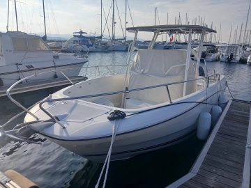 Jeanneau Cap Camarat 7.5 CC S2 usado à venda