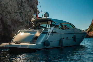 Pershing 62 usata in vendita