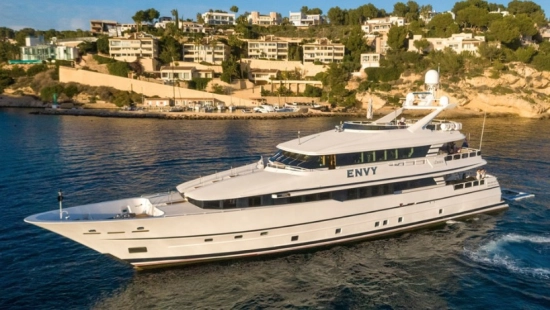 Lurssen 140 usado à venda