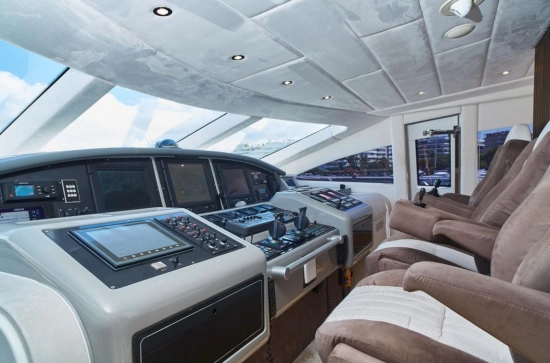 Overmarine Group SPA Mangusta 108 usado à venda
