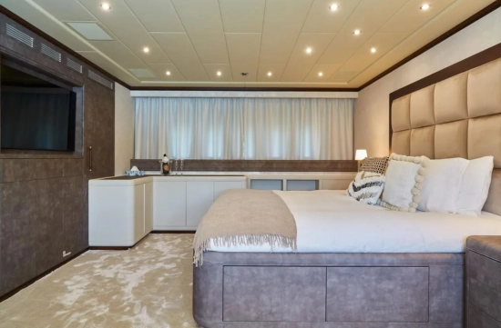 Overmarine Group SPA Mangusta 108 usado à venda