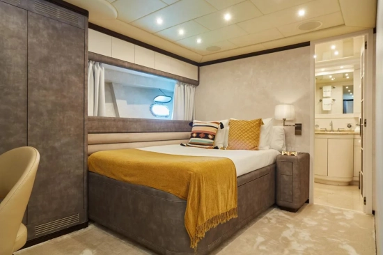 Overmarine Group SPA Mangusta 108 usado à venda