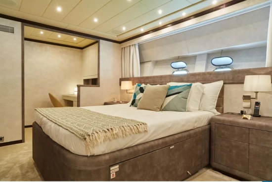 Overmarine Group SPA Mangusta 108 usado à venda