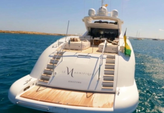 Overmarine Group SPA Mangusta 108 usado à venda