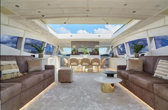 Overmarine Group SPA Mangusta 108 usado à venda