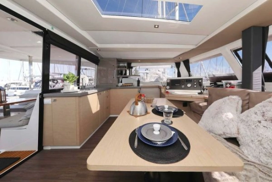 Fountaine Pajot Lucia 40 usado à venda
