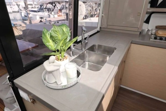 Fountaine Pajot Lucia 40 usado à venda
